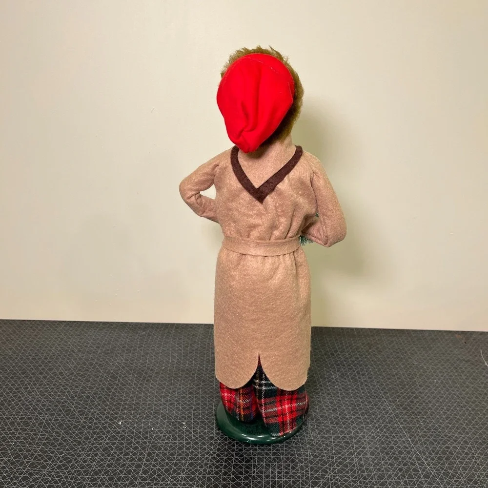 Byers Choice‎ Caroler Woman with Wreath, Brown Trenchcoat, Fur Lined Cap, Plaid